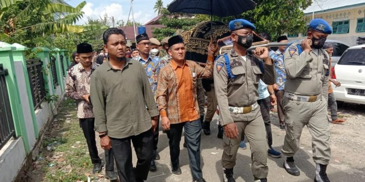 Tokoh Muhammadiyah Aceh Lepas Jenazah Rudi Ismawan ke Pemakaman