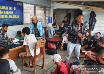 TNI AL Lanal TBA gagalkan upaya pengiriman 52 Pekerja Migran Ilegal