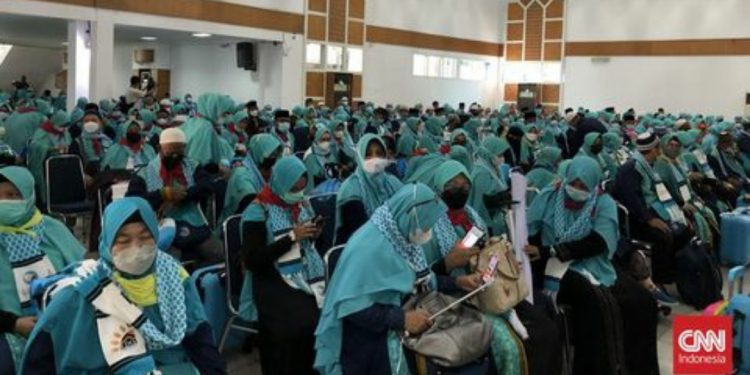 419 Jamaah Umroh Indonesia Diberangkatkan
