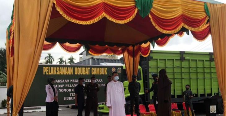 Terpidana Zina Dicambuk 90 Kali dan Hukuman Penjara 72 Bulan