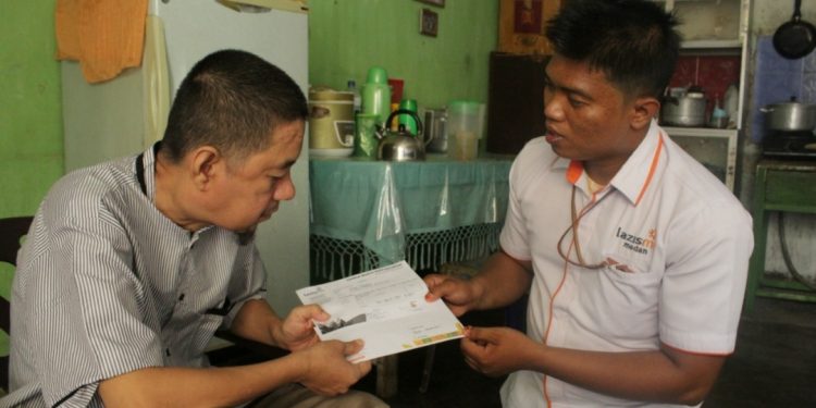 LazisMu Kota Medan Bantu Biaya Pengobatan Penderita Tumor