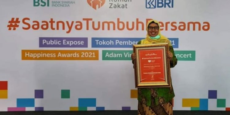 Wakil Ketua MDMC Terima Penghargaan Tokoh Pemberdayaan 2021