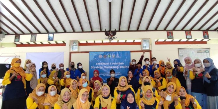 Pelatihan Social Media Marketing bagi Pelaku UMKM Desa