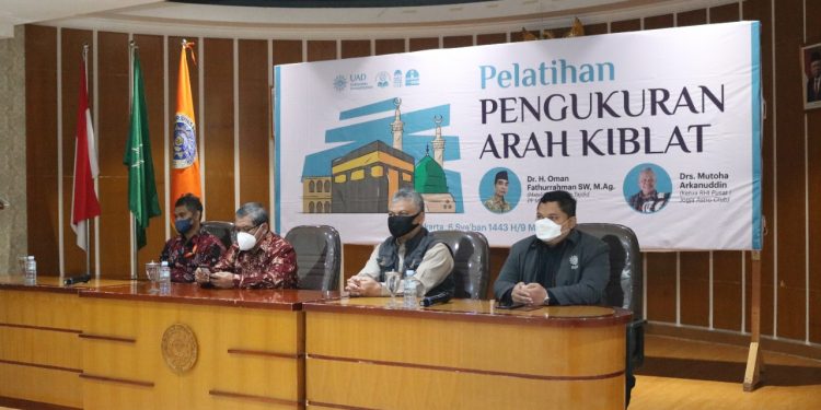 Universitas Ahmad Dahlan Siapkan Mahasiswa yang Paham Mengukur Arah Kiblat