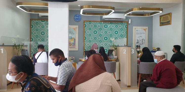 Nasabah BSI Aksara Kecewa Soal Antrean