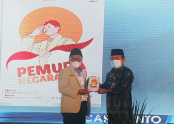 Launching Buku Pemuda Negarawan, Cak Nanto: Indonesia Surplus Politisi, Tapi Defisit Negarawan