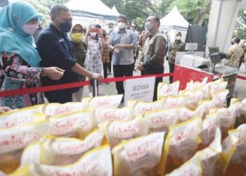 Tekan Harga Minyak Goreng Bulog Sumut Jual Rp 20.000 Perliter