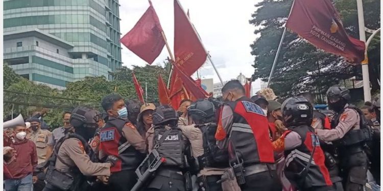 Demo IMM Dekati Istana, Bawa Beberapa Tuntutan