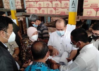 KPPU Medan Temukan 1 Juta Liter Minyak Goreng Digudang Musim Mas