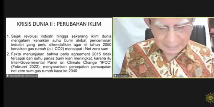 Pandangan Prof Emil Salim dalam Meneropong Perubahan Iklim di Bumi