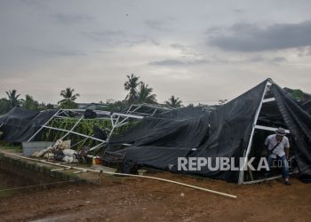 Pemkot Padang Dirikan Tenda Darurat Bagi Korban Badai