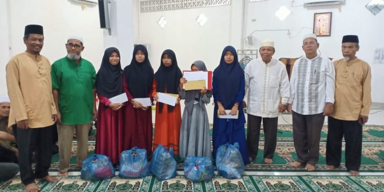 LazisMu Aceh Barat Salurkan Paket Lebaran untuk Dhuafa dan Yatim