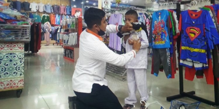 Bersama LazisMu Medan 200 Yatim ‘ Serbu’  Baju Lebaran di Mode Fashion