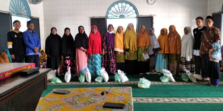 PC Aisyiyah Sei Bamban Bersama LazisMu Santuni 60 Fakir Miskin