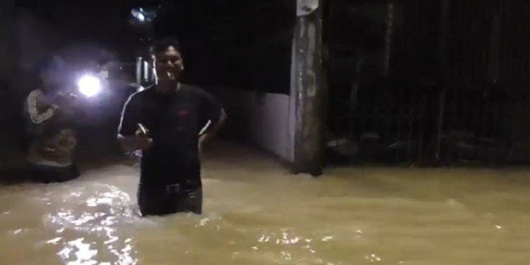 Ratusan Rumah di Medan Maimun Terendam Banjir 1-2 Meter