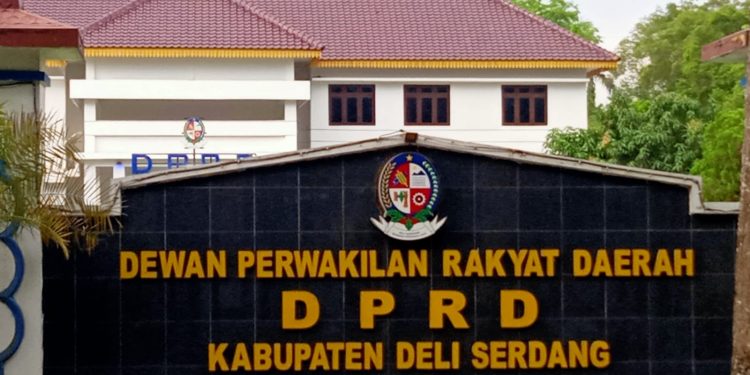 Pekerja Kebersihan Kantor DPRD Akhirnya Terima Gaji