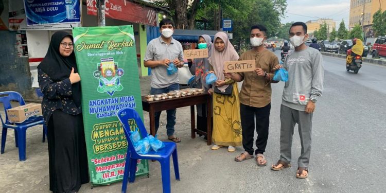 Peduli Akan Sesama, AMM Bandar Selamat Berbagi Iftar Gratis