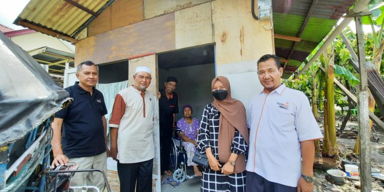 Kado Ramadan dari LazisMu Pematang Siantar, Wiyani (65) Terima Kursi Roda