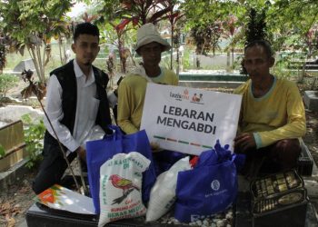 Penggali Kubur itu Bahagia, LazisMu Medan Serahkan Bingkisan Lebaran