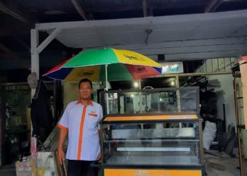 Bantu Pedagang Kecil, LazisMu Pematang Siantar Beri Gerobak Jualan