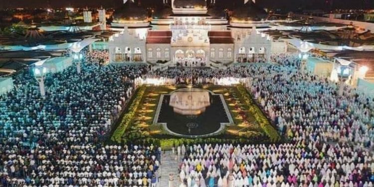 Ribuan Jamaah Padati Masjid Baiturrahman Banda Aceh