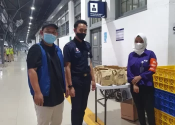 Relawan Muhammadiyah Edukasi Prokes Pemudik