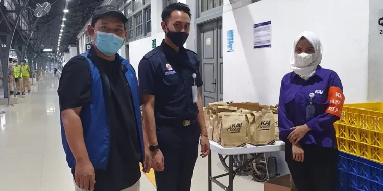 Relawan Muhammadiyah Edukasi Prokes Pemudik