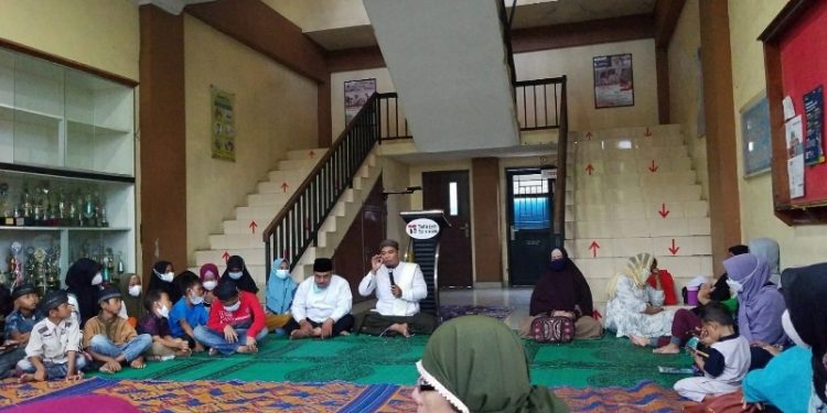 SMK Telkom Medan Menggelar Buka Puasa, Bersama Masyarakat Sekitar Sekolah