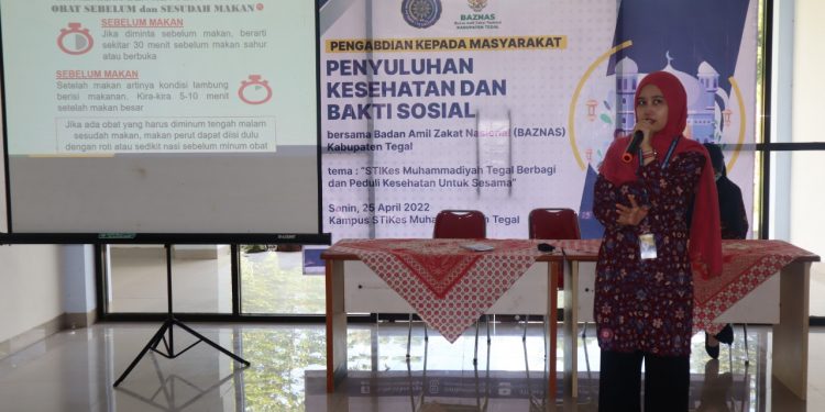 Dosen S1 Farmasi STIKesmu Tegal Sosialisasikan Pola Hidup Sehat dan Penggunaan Obat