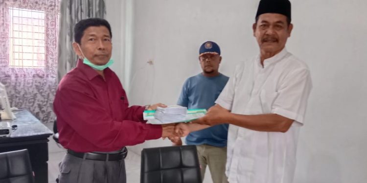 Unmuha Aceh Santuni 100 Fakir Miskin di Lueng Bata