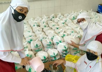 Siswa Muhammadiyah Gembira Membayar Zakat Fitri di Sekolah