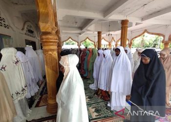 Sebagian warga Aceh Timur rayakan Idul Fitri 3 Mei