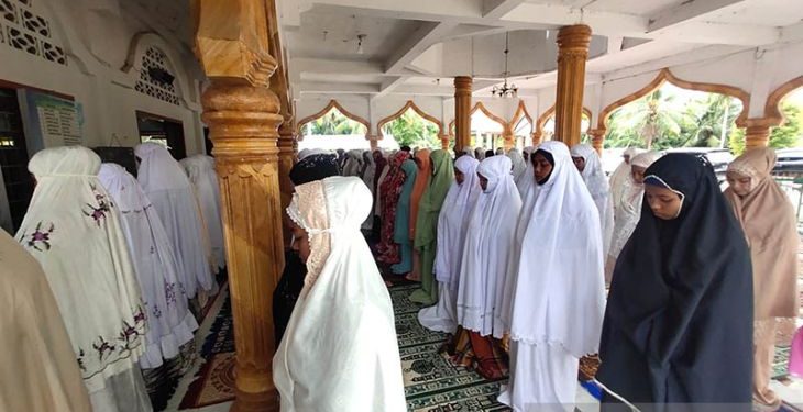 Sebagian warga Aceh Timur rayakan Idul Fitri 3 Mei