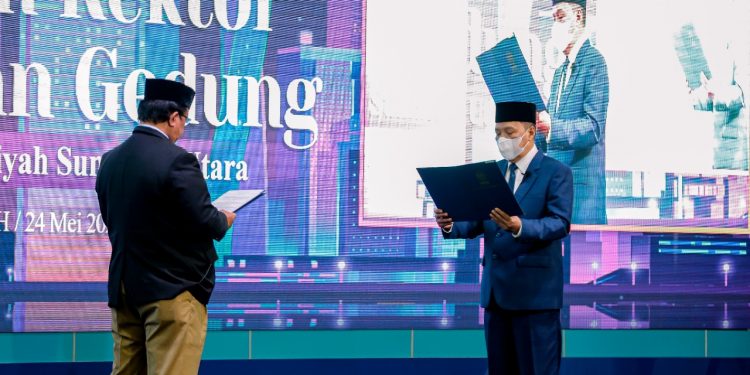 Lincolin Arsyad Lantik Prof. Agussani MAP Menjadi Rektor UMSU