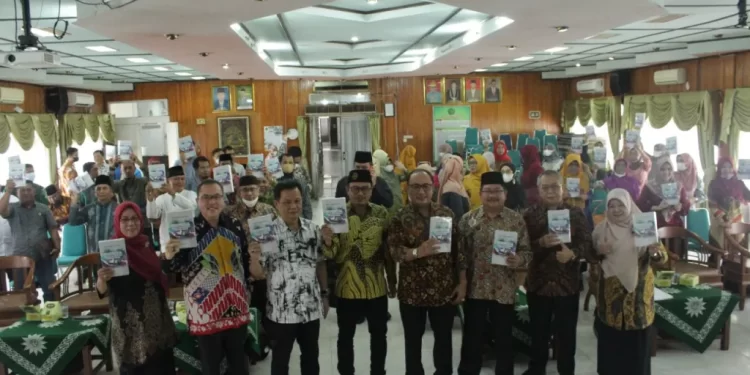 Bedah Buku: Haedar Nashir Ingatkan Pentingnya Kepemimpinan yang Bermartabat