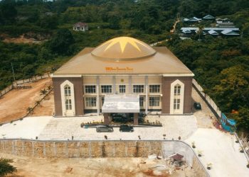 Hadir di Buton, Haedar Resmikan Bangunan Megah UMB Convention Center