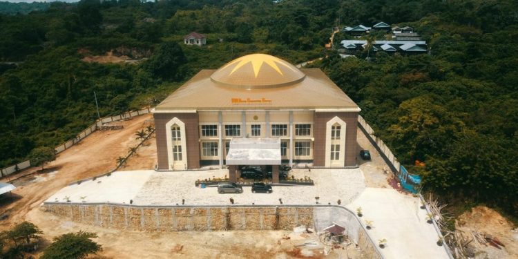 Hadir di Buton, Haedar Resmikan Bangunan Megah UMB Convention Center