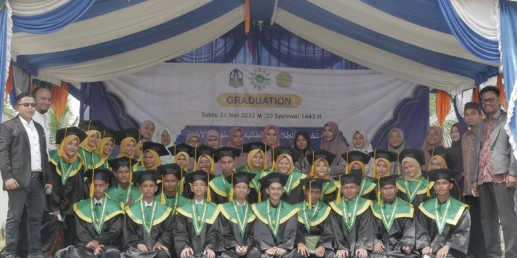 Pesantren Baitul  Arqam Aceh Wisuda 26 Santri