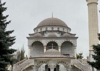 Muslim Ukraina Rayakan Idul Fitri di Bawah Bayang-Bayang Bom Rusia