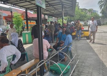 Prof. Dr. Hasyimsyah Nasution, Rusydiyah Lubis Sosok Bersahaja dan Penuh Kearifan