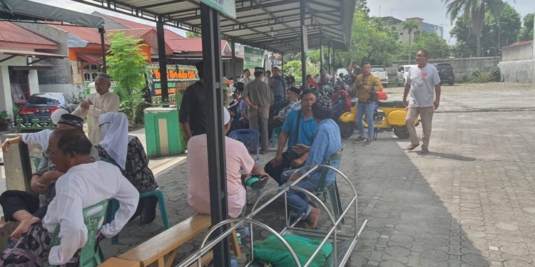 Prof. Dr. Hasyimsyah Nasution, Rusydiyah Lubis Sosok Bersahaja dan Penuh Kearifan