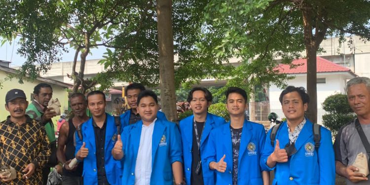 Komunitas Persaudaraan Mahasiswa UMSU Laksanakan Gerakan Jum’at Berkah