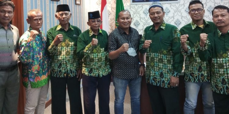 PRM Tangkahan Gelar Bakti Sosial, Rahmansyah Sibarani Beri Dukung
