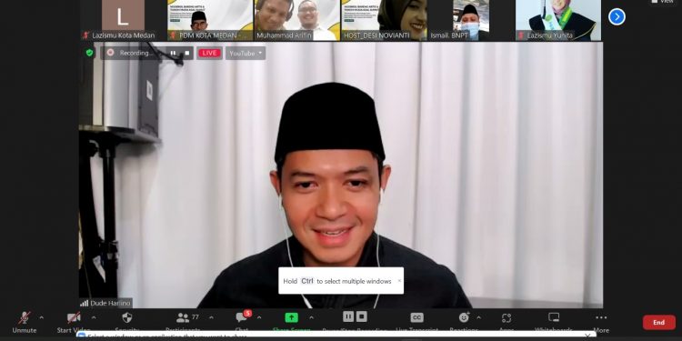 Artis Dude Harlino Ajak Masyarakat Mau Gerakkan Semangat ZIS