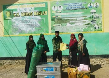 PDM Pidie Jaya Serahkan Bantuan Edukasi untuk SD Muhammadiyah Meureudu