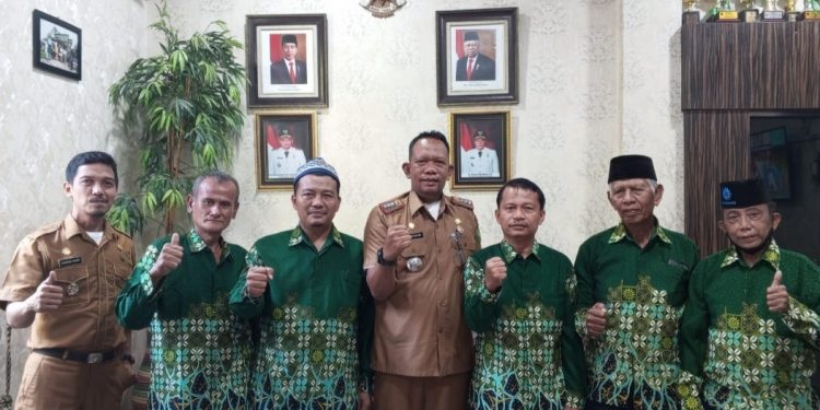 Terima Panitia Baksos, Camat Labuhan: Kalau Bisa Kegiatan Baksos Dibuat Rutin