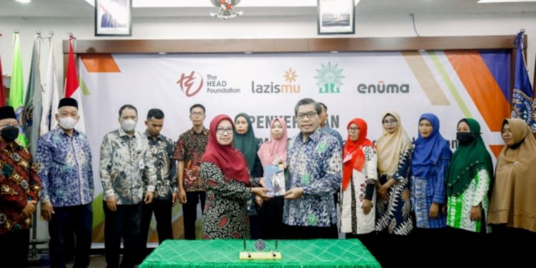 Sebelas Sekolah Muhammadiyah Sumut Terima Bantuan EdutabMu