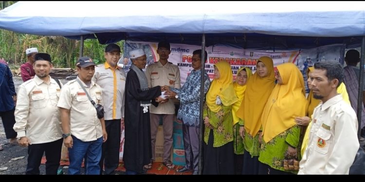 Pemuda Muhammadiyah Gayo Lues Salurkan Bantuan Korban Kebakaran