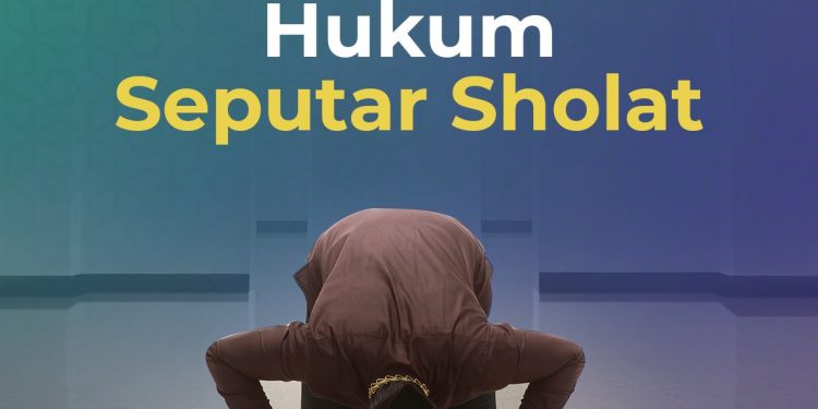 Hukum Shalat Sambil Membuka Mushaf Al Quran