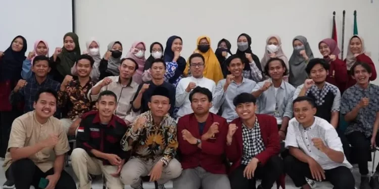 100 Tahun Muhammadiyah Menyinari Negeri